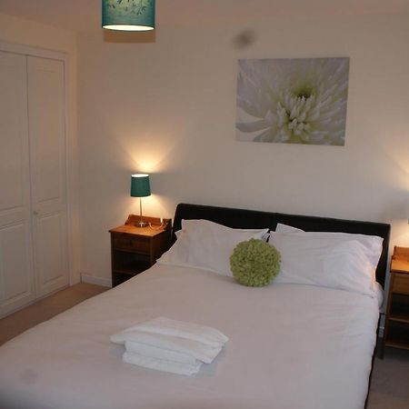 Brunel Crescent Apartments Swindon Room photo